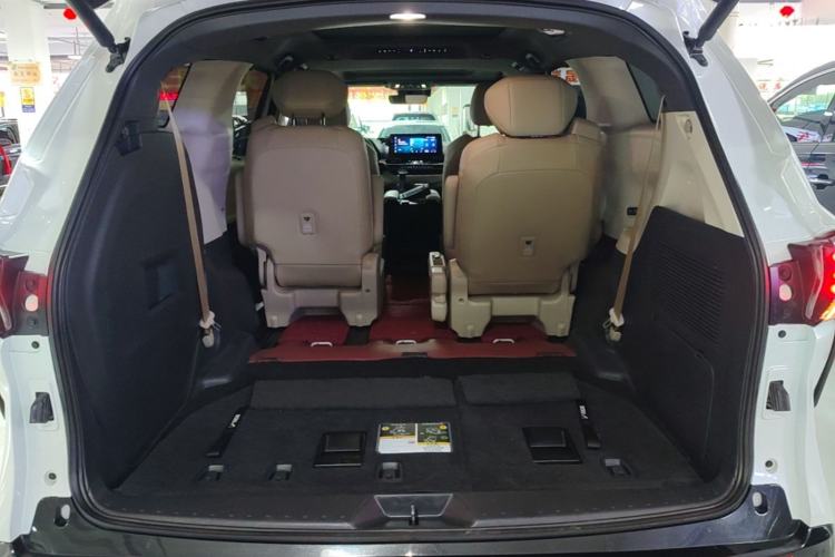 Used Toyota Granvia 2023 2.5L Hybrid Prestige VIP Edition Trunk