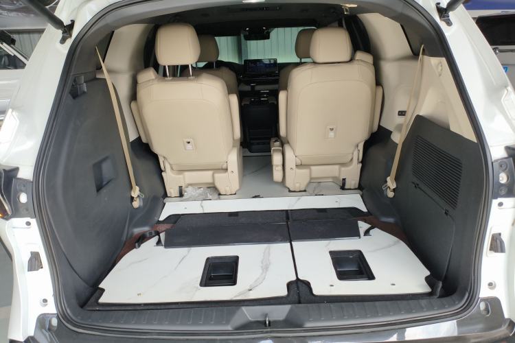 Used Toyota Granvia 2023 2.5L Hybrid Prestige PLUS Edition Trunk
