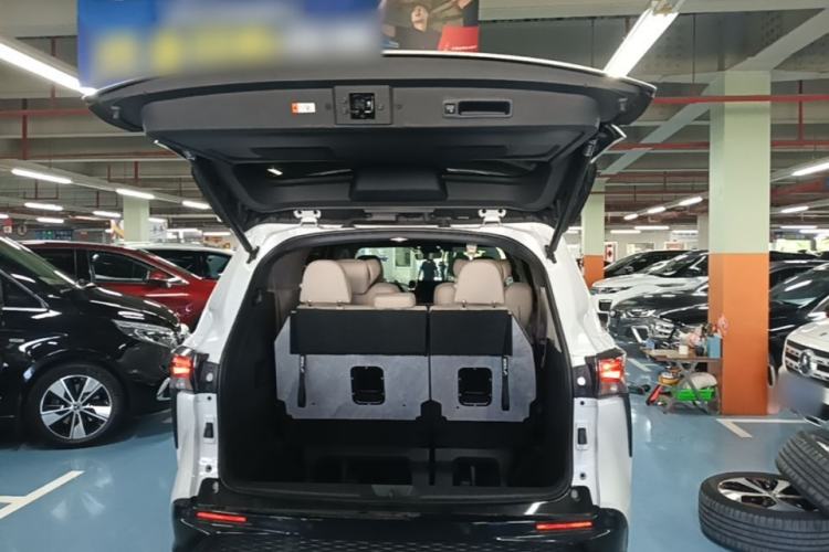 Used Toyota Granvia 2023 2.5L Hybrid Prestige PLUS Edition Trunk