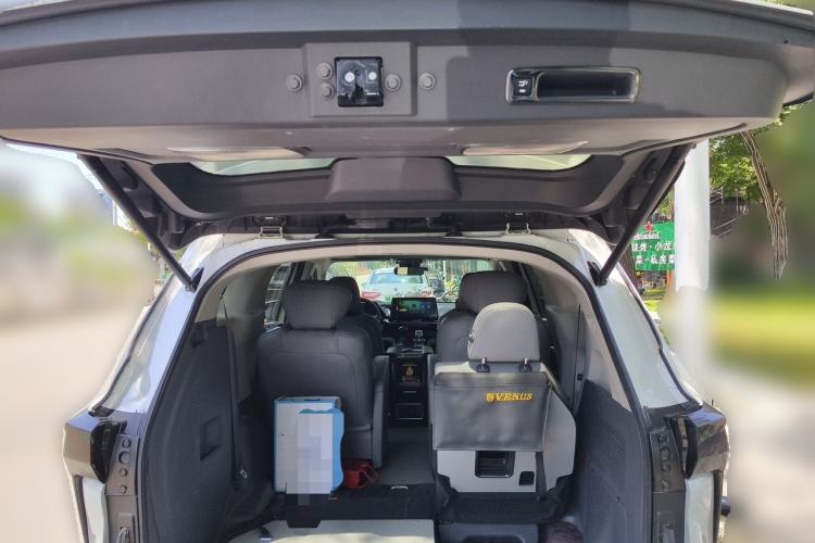 Used Toyota Granvia 2023 2.5L Hybrid Prestige Wellness PLUS Edition Trunk