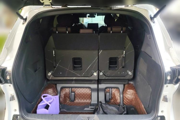 Used Toyota Granvia 2023 2.5L Hybrid Flagship VIP Edition Trunk