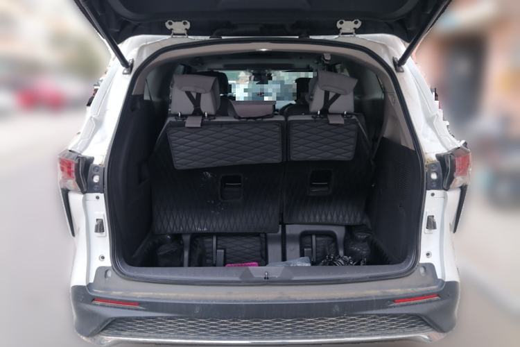 Used Toyota Granvia 2023 2.5L Hybrid Comfort Edition Trunk