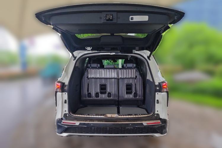 Used Toyota Granvia 2023 2.5L Hybrid Prestige PLUS Edition Trunk