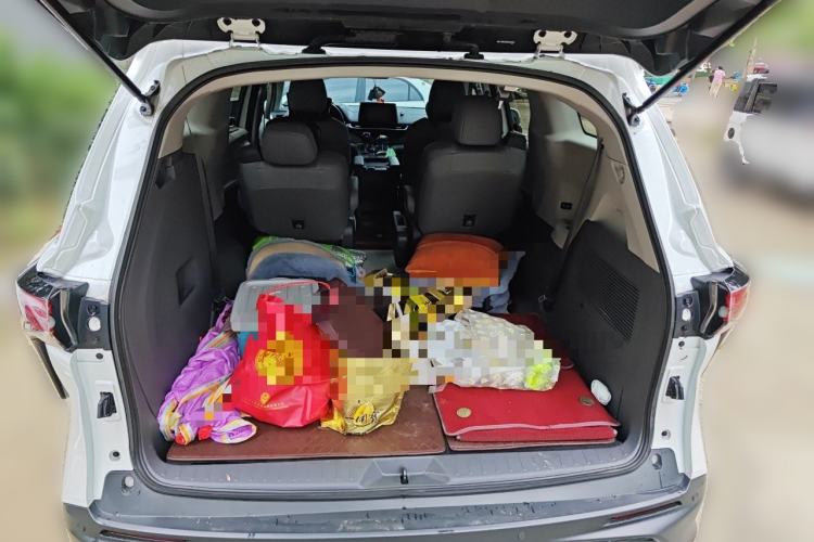 Used Toyota Granvia 2023 2.5L Hybrid Comfort Edition Trunk
