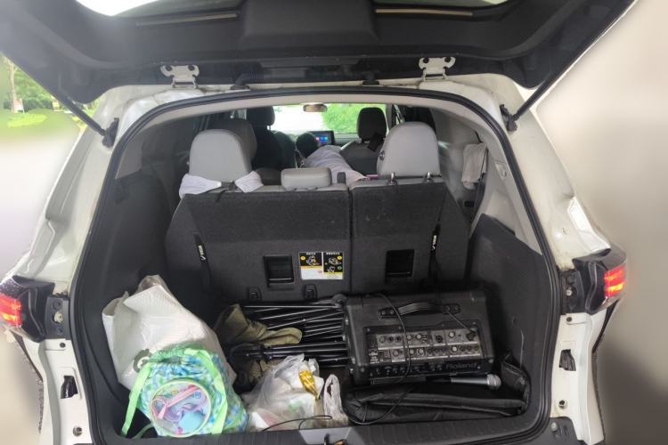 Used Toyota Granvia 2023 2.5L Hybrid Comfort Edition Trunk