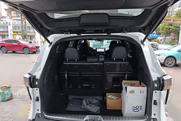 Used Toyota Granvia 2023 2.5L Hybrid Flagship VIP Edition Trunk