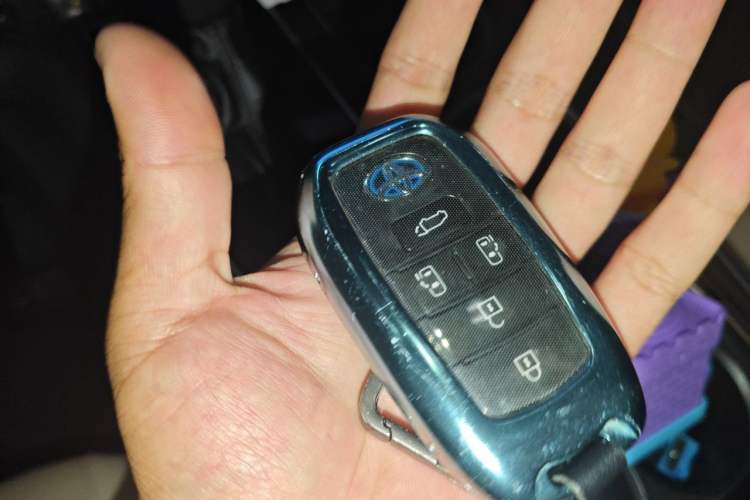 Used Toyota Granvia 2023 2.5L Hybrid Prestige PLUS Edition Vehicle Key