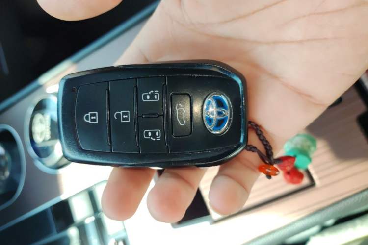Used Toyota Granvia 2023 2.5L Hybrid Prestige PLUS Edition Vehicle Key