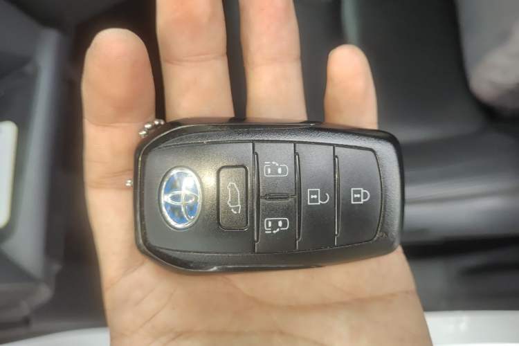 Used Toyota Granvia 2023 2.5L Hybrid Flagship VIP Edition Vehicle Key