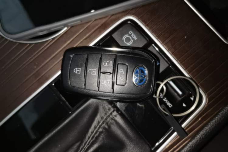 Used Toyota Granvia 2023 2.5L Hybrid Prestige PLUS Edition Vehicle Key