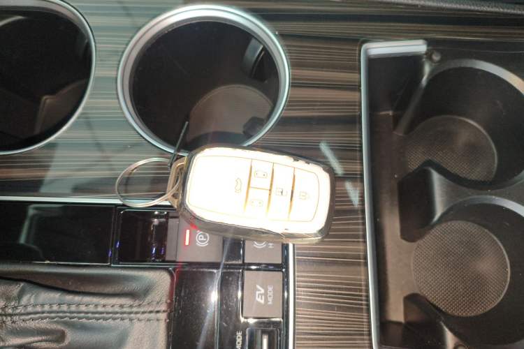 Used Toyota Granvia 2023 2.5L Hybrid Flagship VIP Edition Vehicle Key