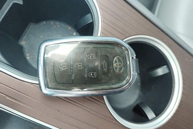 Used Toyota Granvia 2023 2.5L Hybrid Prestige PLUS Edition Vehicle Key
