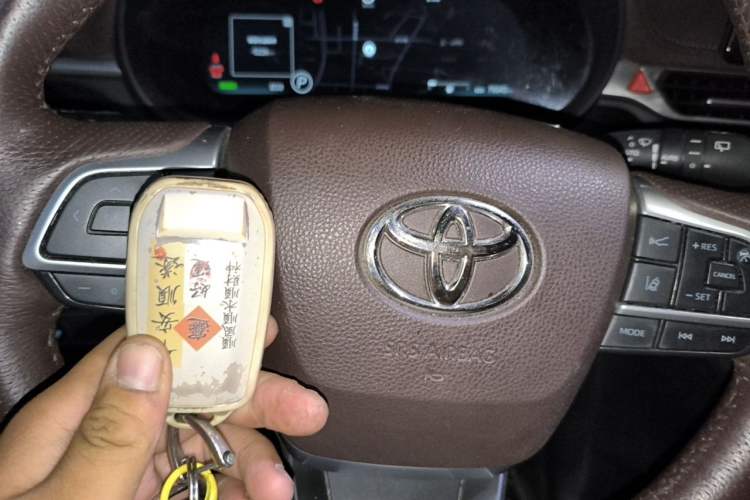 Used Toyota Granvia 2023 2.5L Hybrid Flagship VIP Edition Vehicle Key