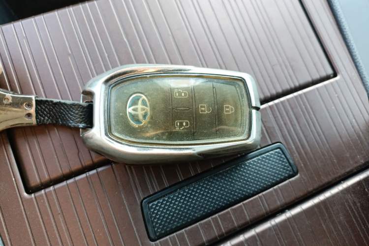 Used Toyota Granvia 2023 2.5L Hybrid Comfort Edition Vehicle Key