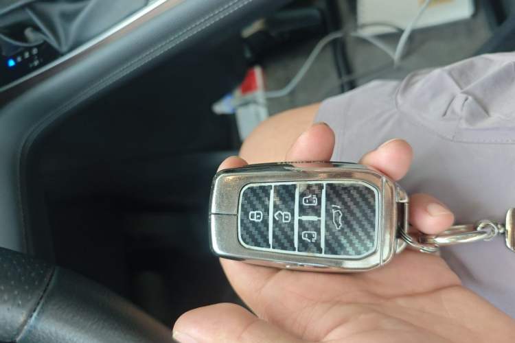 Used Toyota Granvia 2023 2.5L Hybrid Prestige Wellness PLUS Edition Vehicle Key