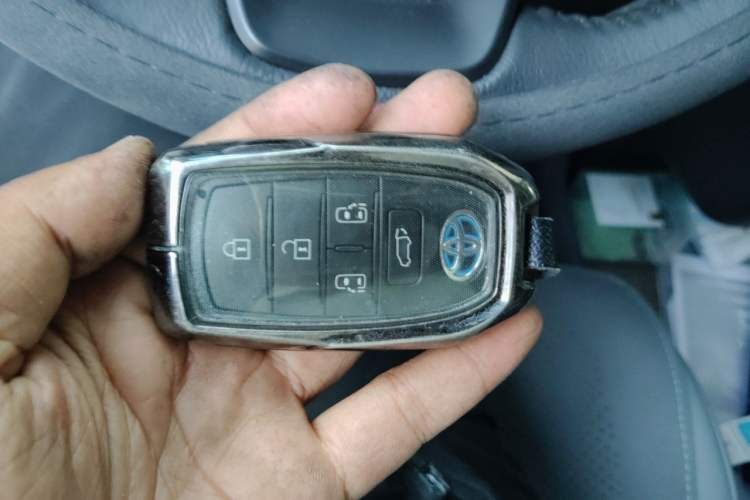 Used Toyota Granvia 2023 2.5L Hybrid Prestige PLUS Edition Vehicle Key