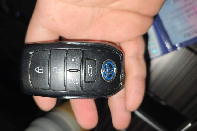 Used Toyota Granvia 2023 2.5L Hybrid Prestige VIP Edition Vehicle Key