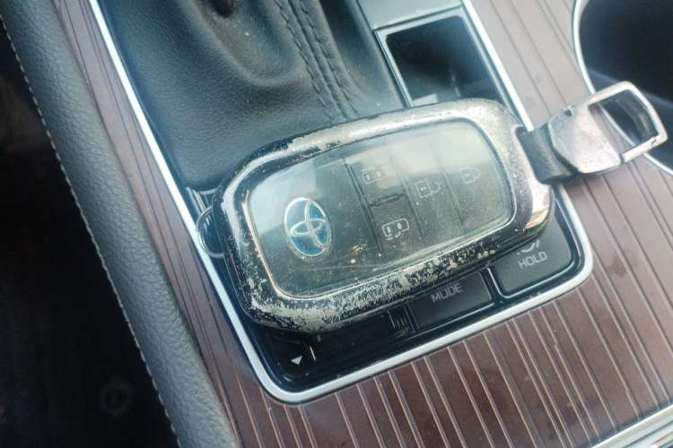 Used Toyota Granvia 2023 2.5L Hybrid Comfort Edition Vehicle Key