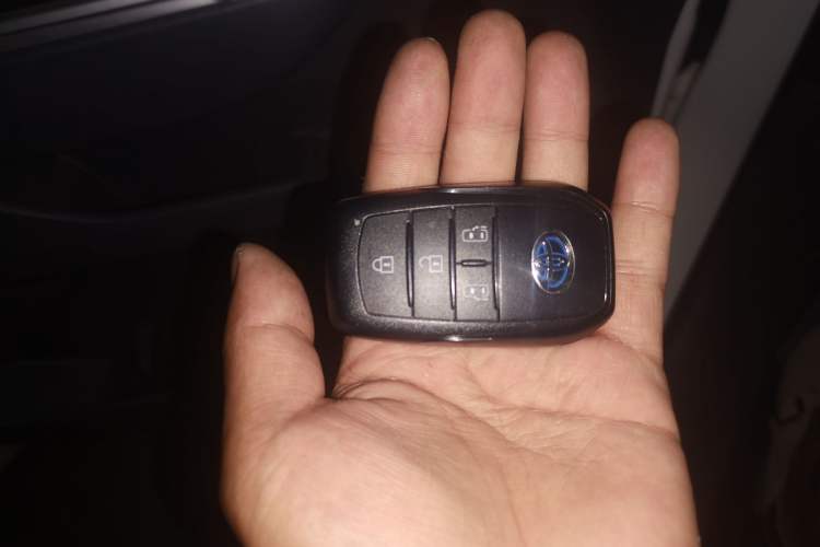Used Toyota Granvia 2023 2.5L Hybrid Comfort Edition Vehicle Key