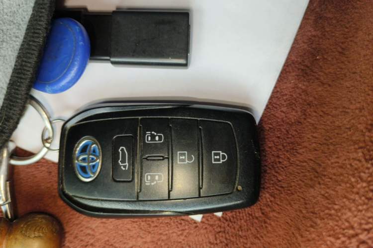 Used Toyota Granvia 2023 2.5L Hybrid Prestige PLUS Edition Vehicle Key