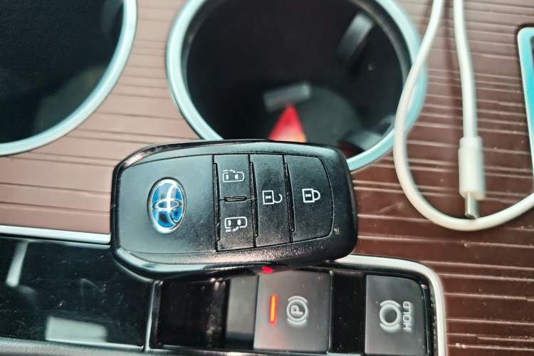 Used Toyota Granvia 2023 2.5L Hybrid Comfort Edition Vehicle Key