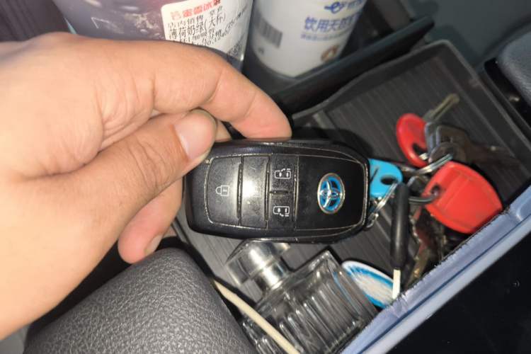 Used Toyota Granvia 2023 2.5L Hybrid Comfort Edition Vehicle Key