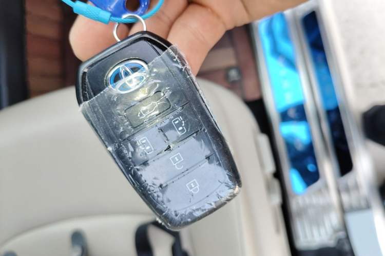 Used Toyota Granvia 2023 2.5L Hybrid Prestige PLUS Edition Vehicle Key