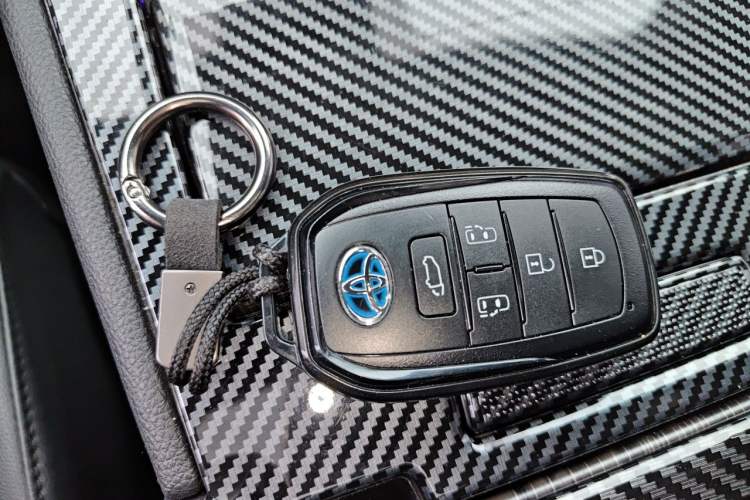 Used Toyota Granvia 2023 2.5L Hybrid Flagship VIP Edition Vehicle Key