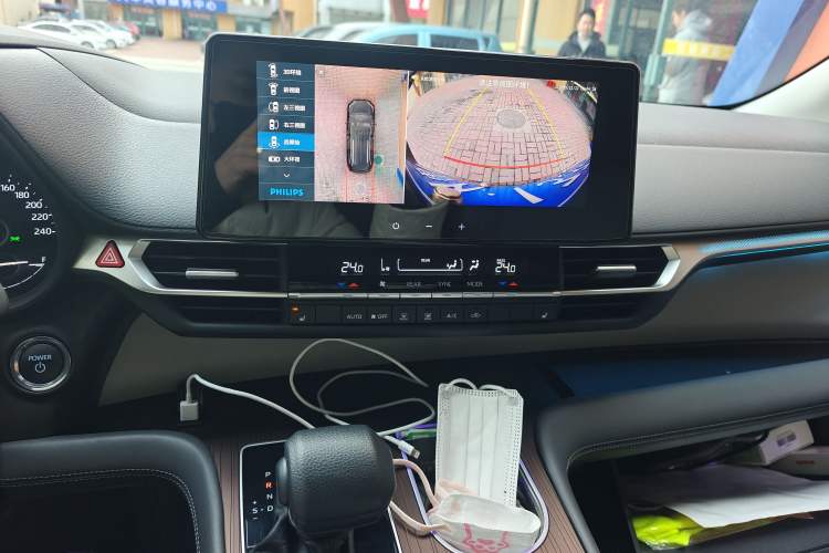 Used Toyota Granvia 2024 2.5L Hybrid Comfort Edition Audio And AC Panel