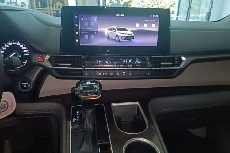 Used Toyota Granvia 2024 2.5L Hybrid Comfort Edition Audio And AC Panel
