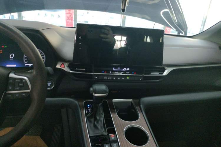 Used Toyota Granvia 2024 2.5L Hybrid Prestige PLUS Four-Wheel Drive Version Audio And AC Panel