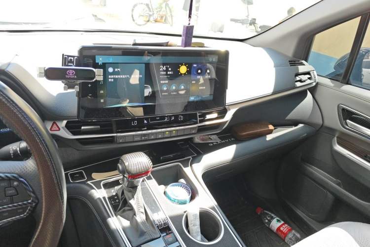 Used Toyota Granvia 2024 2.5L Hybrid Prestige PLUS Edition Audio And AC Panel