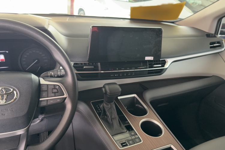 Used Toyota Granvia 2024 2.5L Hybrid Comfort Edition Audio And AC Panel