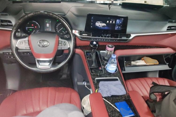 Used Toyota Granvia 2024 2.5L Hybrid Comfort Edition Center Console