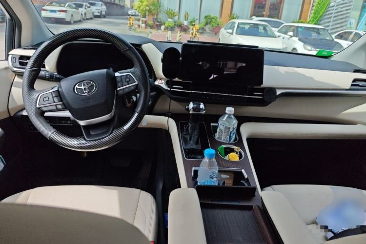 Used Toyota Granvia 2024 2.5L Hybrid Comfort Edition Center Console