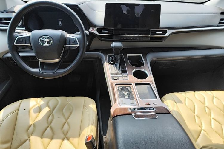 Used Toyota Granvia 2024 2.5L Hybrid Comfort Edition Center Console