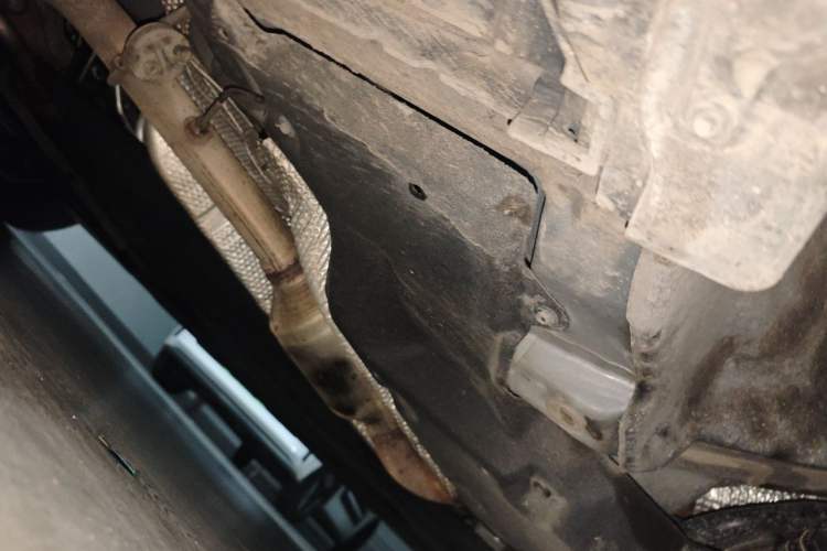 Used Toyota Granvia 2024 2.5L Hybrid Comfort Edition Chassis Front Right