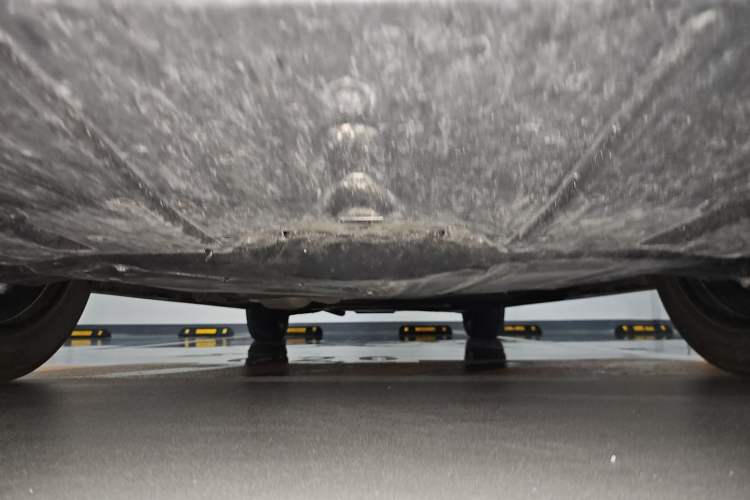 Used Toyota Granvia 2024 2.5L Hybrid Prestige PLUS Four-Wheel Drive Version Chassis Front