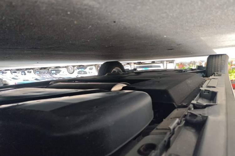 Used Toyota Granvia 2024 2.5L Hybrid Comfort Edition Chassis Rear Left