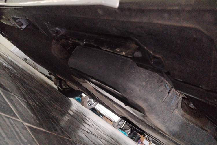 Used Toyota Granvia 2024 2.5L Hybrid Comfort Edition Chassis Rear Left