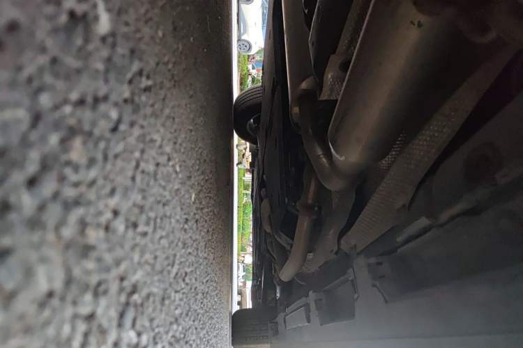 Used Toyota Granvia 2024 2.5L Hybrid Comfort Edition Chassis Rear Right