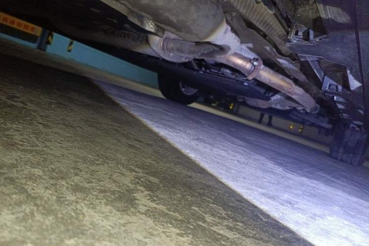 Used Toyota Granvia 2024 2.5L Hybrid Comfort Edition Chassis Rear Right
