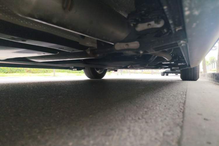 Used Toyota Granvia 2024 2.5L Hybrid Comfort Edition Chassis Rear Right