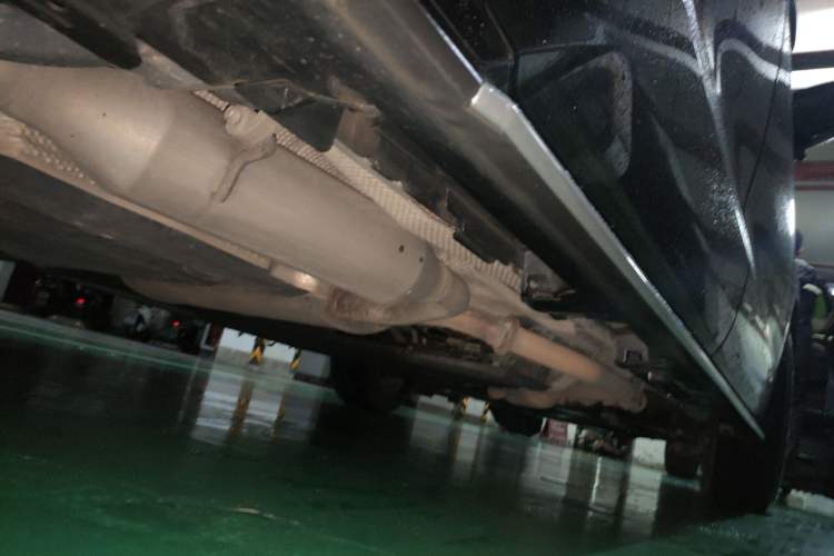 Used Toyota Granvia 2024 2.5L Hybrid Comfort Edition Chassis Rear Right