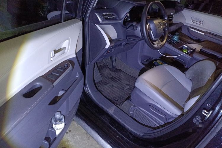 Used Toyota Granvia 2024 2.5L Hybrid Comfort Edition Driver Seat