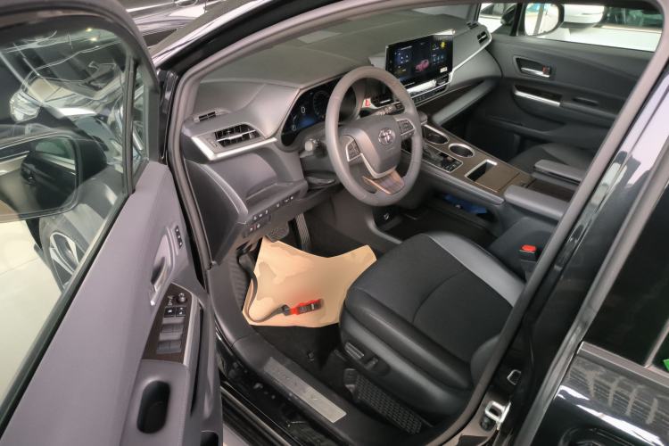 Used Toyota Granvia 2024 2.5L Hybrid Prestige PLUS Edition Driver Seat