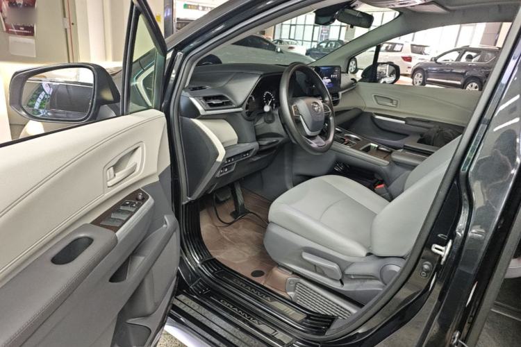 Used Toyota Granvia 2024 2.5L Hybrid Comfort Edition Driver Seat