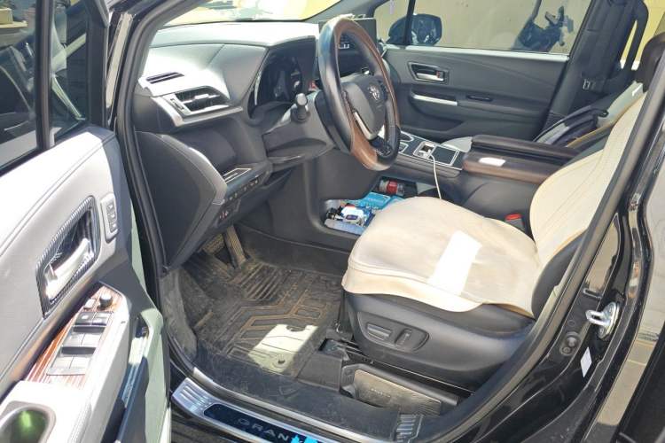 Used Toyota Granvia 2024 2.5L Hybrid Prestige PLUS Edition Driver Seat