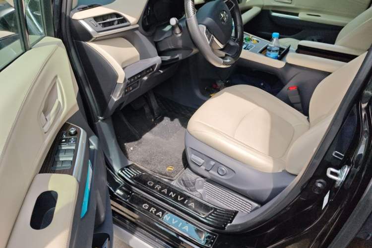 Used Toyota Granvia 2024 2.5L Hybrid Comfort Edition Driver Seat