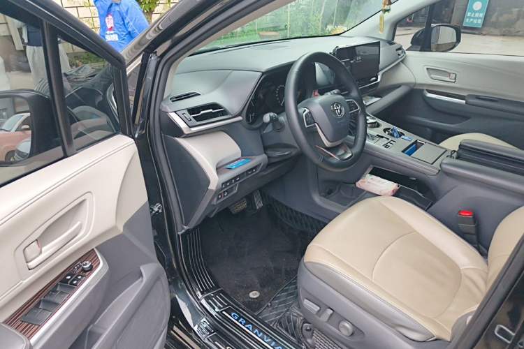 Used Toyota Granvia 2024 2.5L Hybrid Comfort Edition Driver Seat